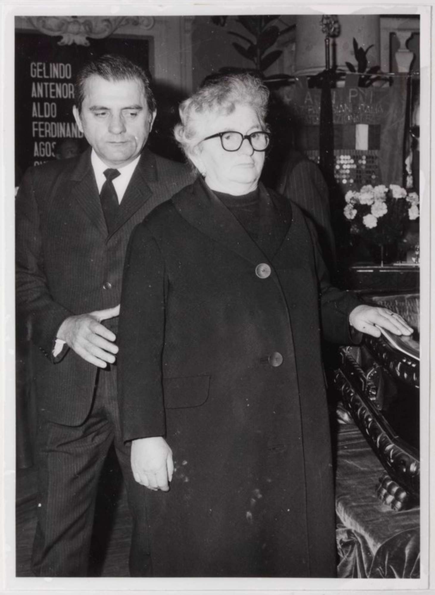 Gattatico-Reggio Emilia, 27-30 marzo 1970, Funerali di Alcide Cervi, camera ardente nella Sala del Tricolore di Reggio Emilia